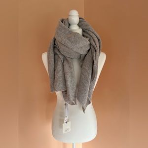 NWT Gap 100% Cashmere Grey Scarf Travel Wrap